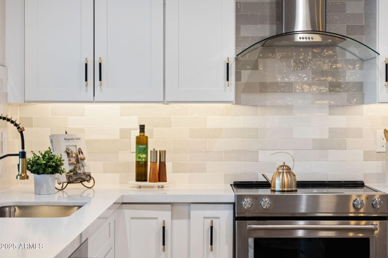 21-web-or-mls-15034-n-54th-st