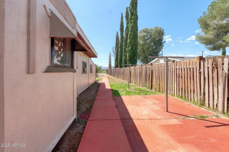 072073-4911East Bevers Street