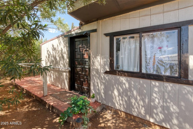 072098-4911East Bevers Street