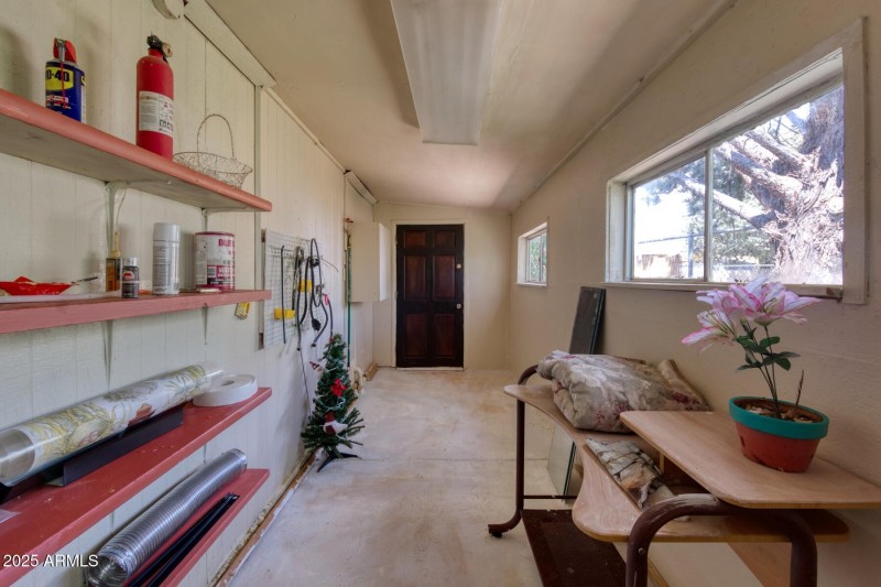 082203-4911East Bevers Street