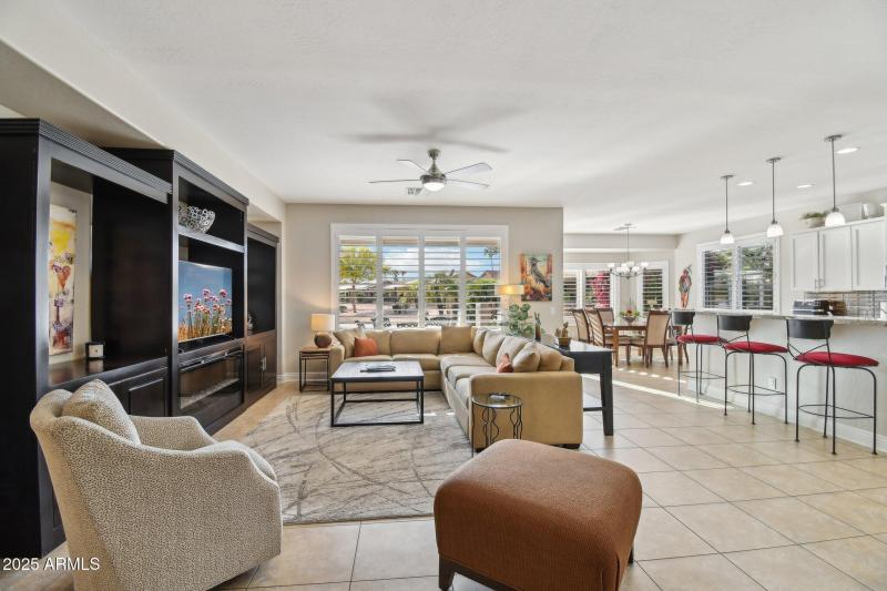 6-web-or-mls-N 155th Dr-04042025-004