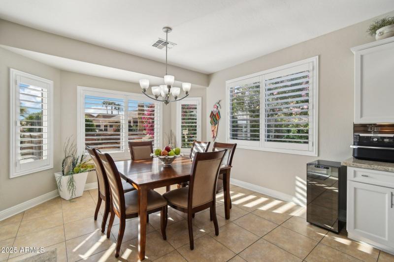 10-web-or-mls-N 155th Dr-04042025-008