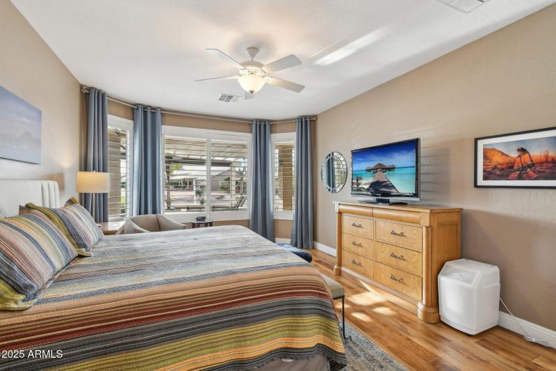 21-web-or-mls-N 155th Dr-04042025-019