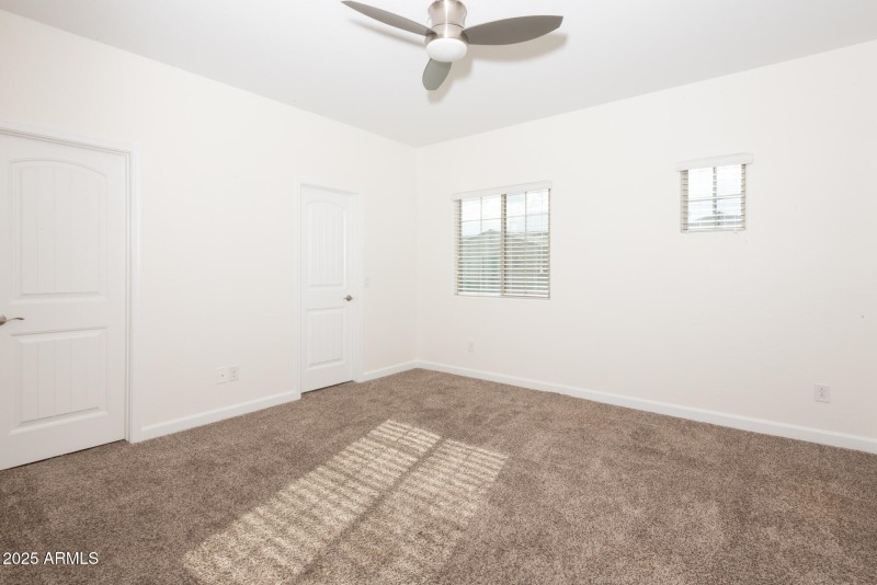 16 Master bedroom (1)