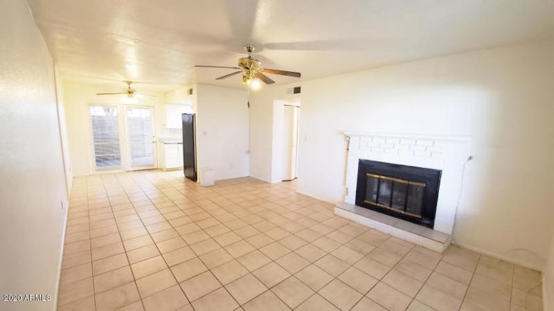 17227 N 16th Living area