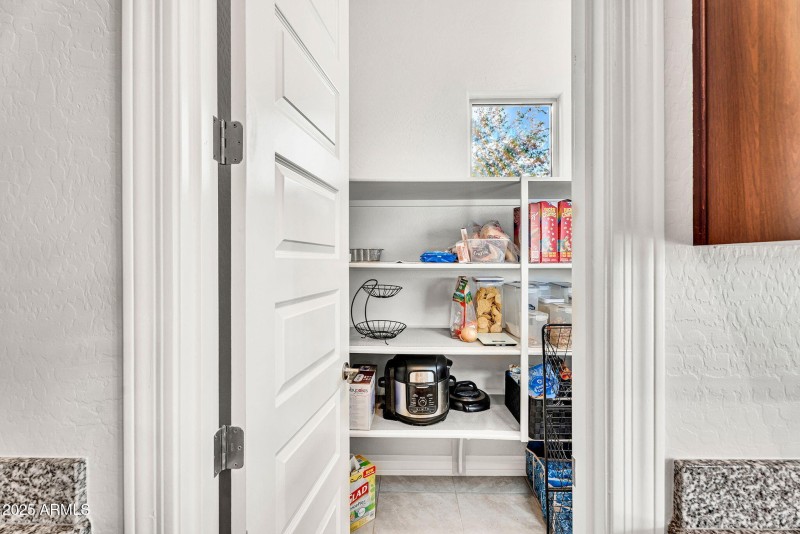 HUGE WALK-IN PANTRY