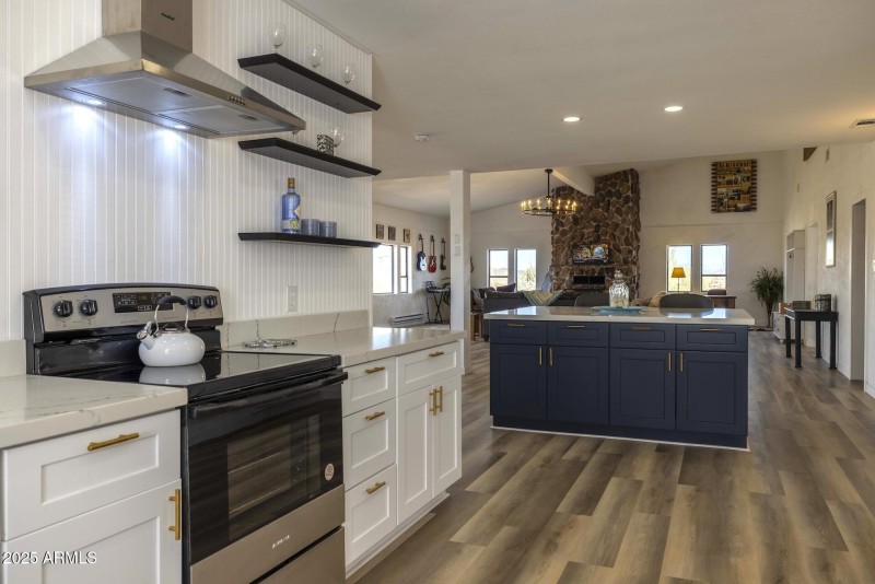 277th-KitchenStove&Island