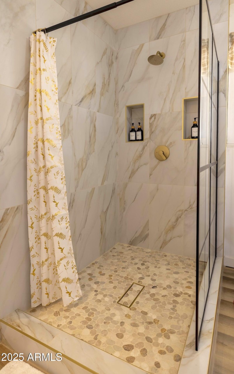 277thAve-primary-shower