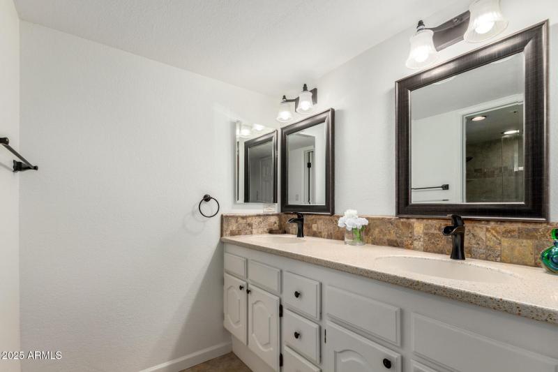 11 - Paradise Village