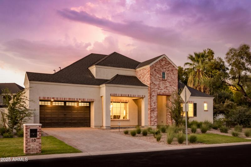 10 W Frier Dr (34).jpg-FULL