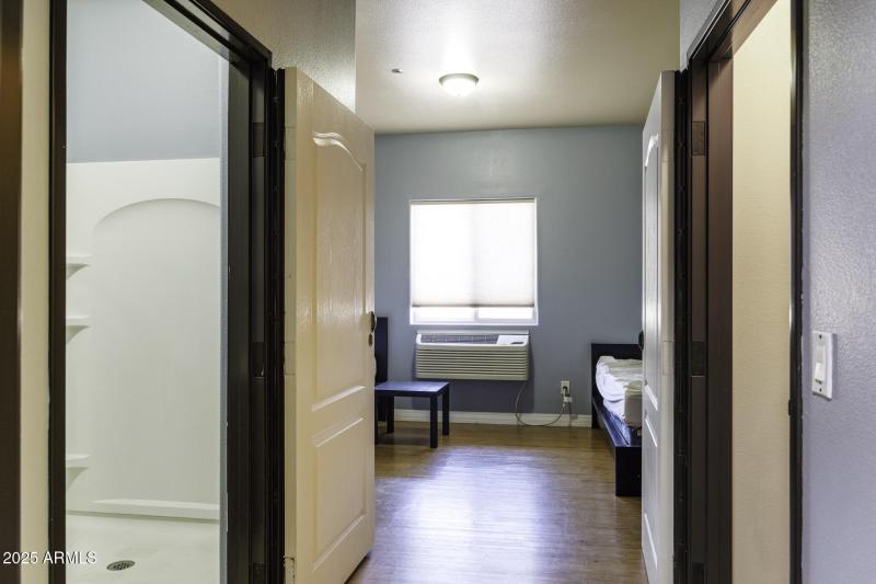 Medium Suite (111-114, 117-120) 1