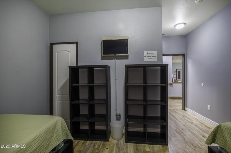 Smaller Suite (121-124, 128-132) 4