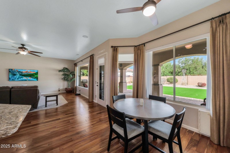 5-12804 W George Ave_breakfast nook