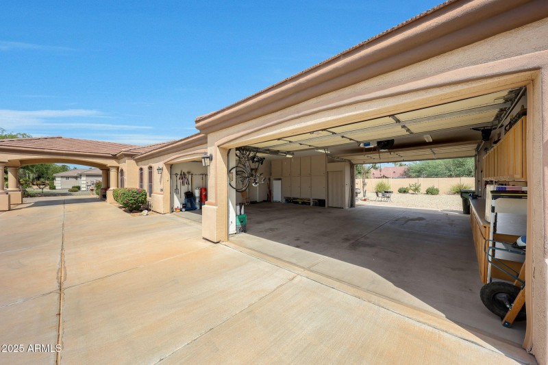 16-12804 W George Ave_garage4