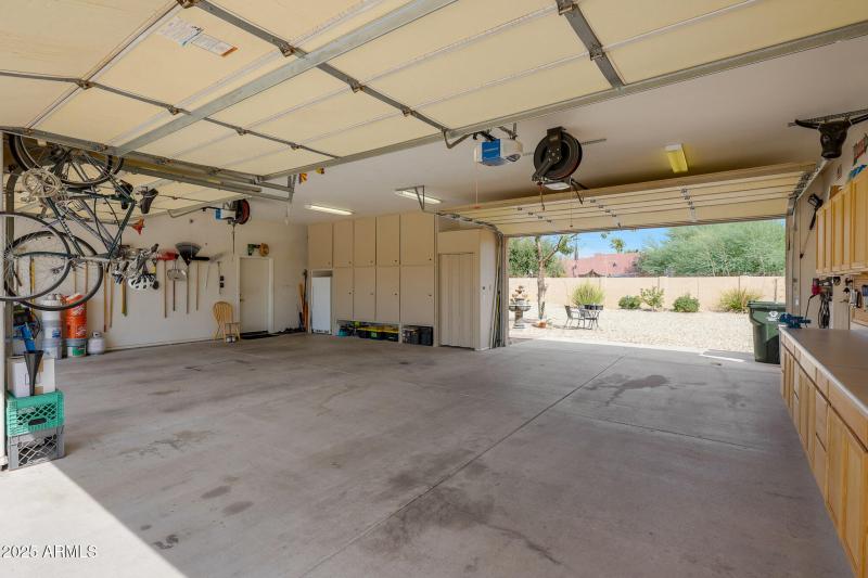 17-12804 W George Ave_garage5