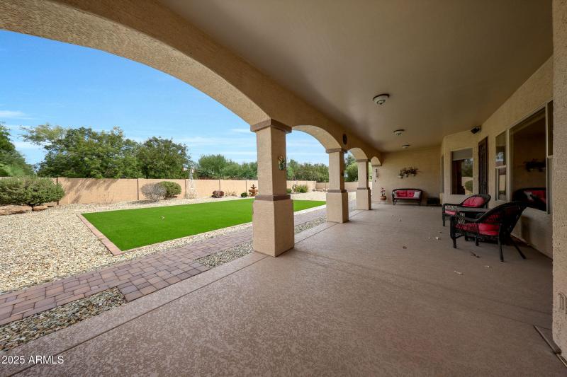 20-12804 W George Ave_back patio