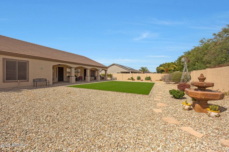 21-12804 W George Ave_back yard3