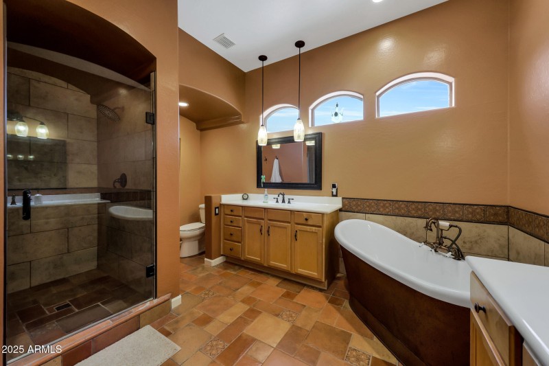 28-12804 W George Ave_main bath2