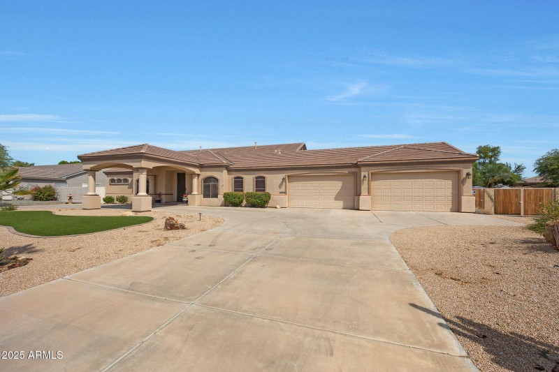 39-12804 W George Ave_front 4