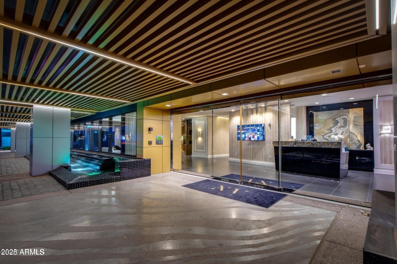 ENTRANCE good
