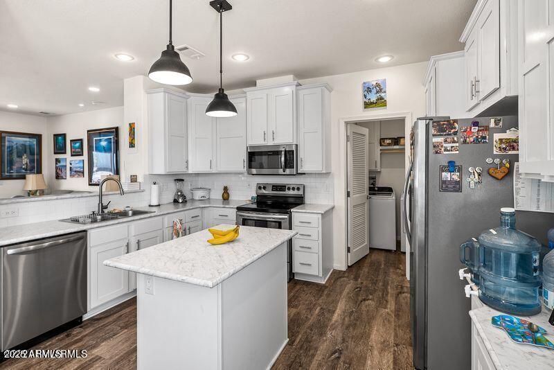 1054 Crenshaw AVE 200