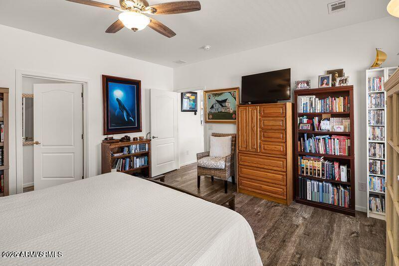 1054 Crenshaw AVE 200