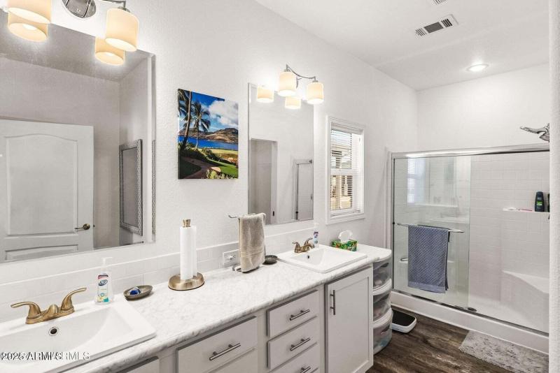 1054 Crenshaw AVE 200