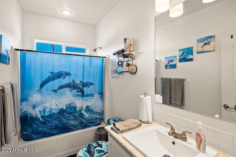 1054 Crenshaw AVE 200