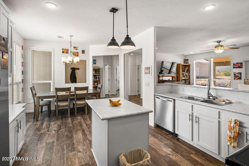 1054 Crenshaw AVE 200