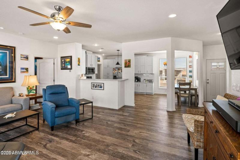 1054 Crenshaw AVE 200