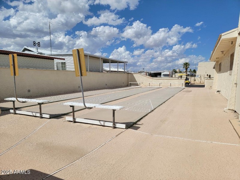 Caliente shuffle ball