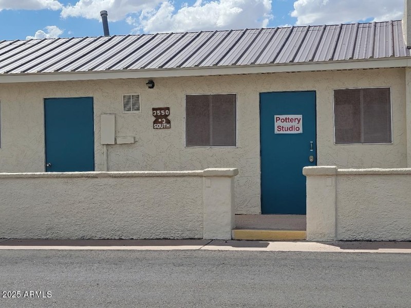 Caliente Pottery studio