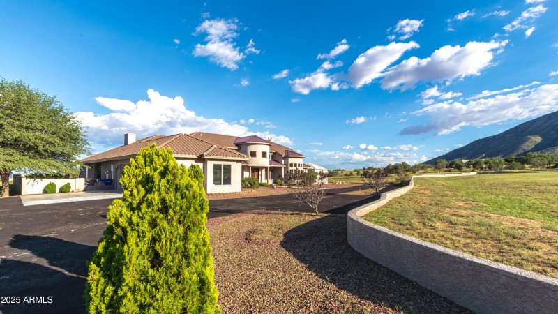 Country Luxury Estate