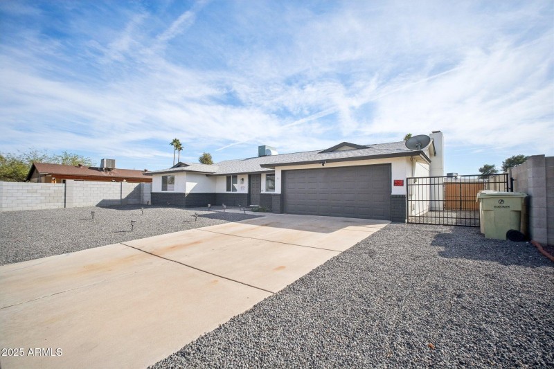 3-web-or-mls-W Karen Lee Ln-003