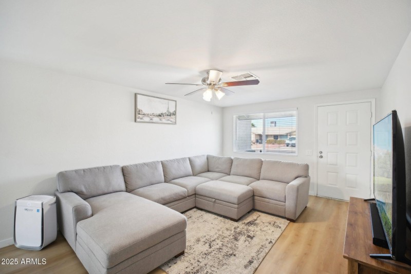 4-web-or-mls-W Karen Lee Ln-004