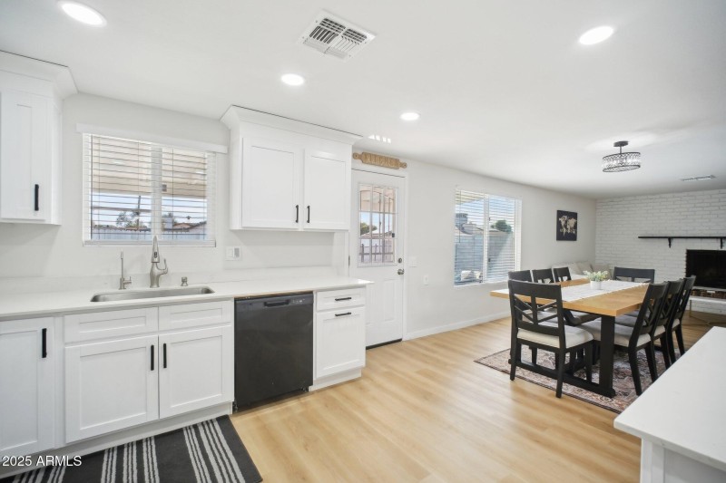 13-web-or-mls-W Karen Lee Ln-013