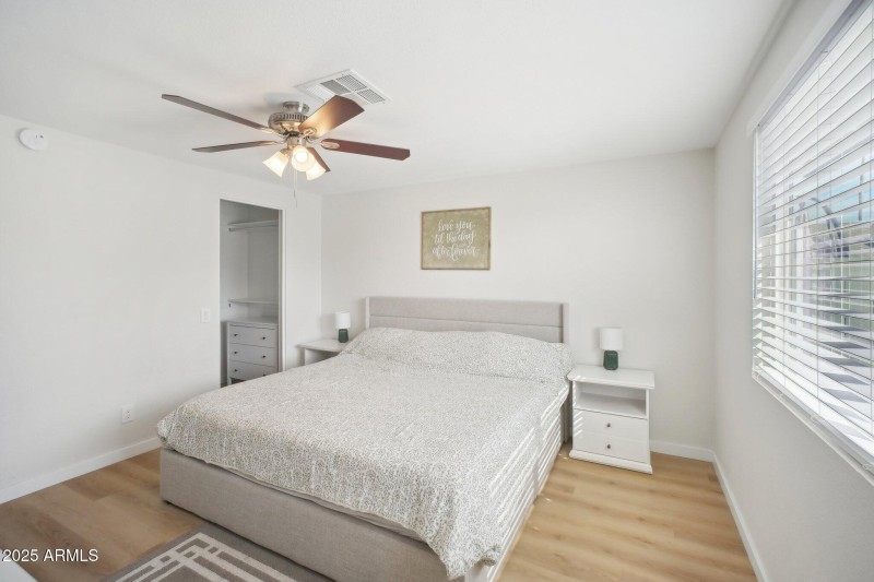 20-web-or-mls-W Karen Lee Ln-020