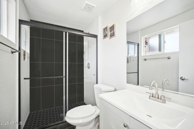 1-web-or-mls-W Karen Lee Ln-022r