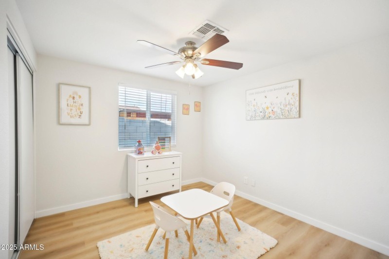 23-web-or-mls-W Karen Lee Ln-023