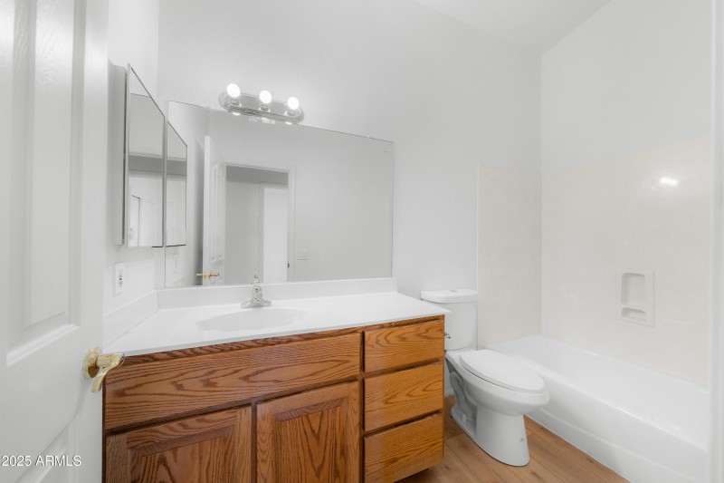 Interior - 2331 Cristina Ave-16