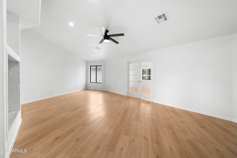 Interior - 2331 Cristina Ave-19