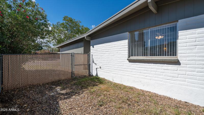 Exterior - 1517 Cushman Dr-9