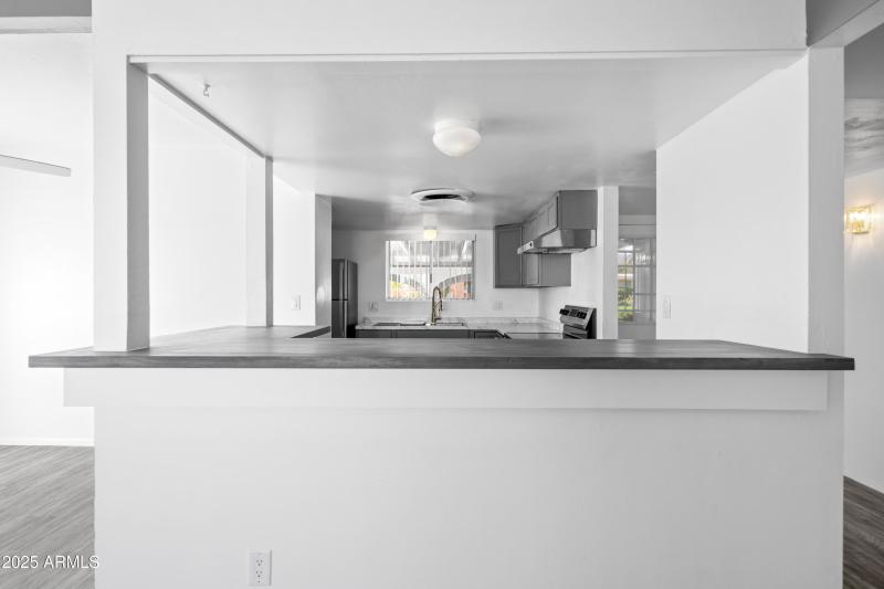 Interior - 1517 Cushman Dr-4