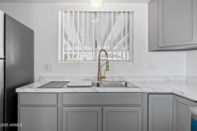 Interior - 1517 Cushman Dr-8