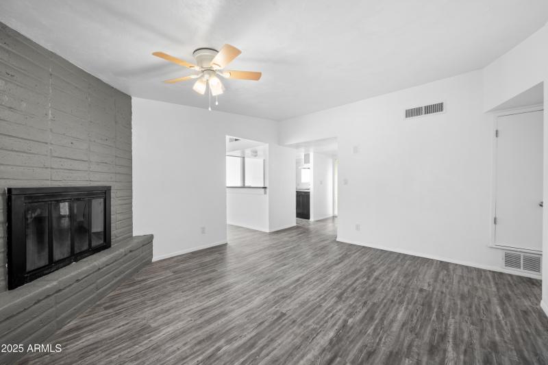 Interior - 1517 Cushman Dr-17