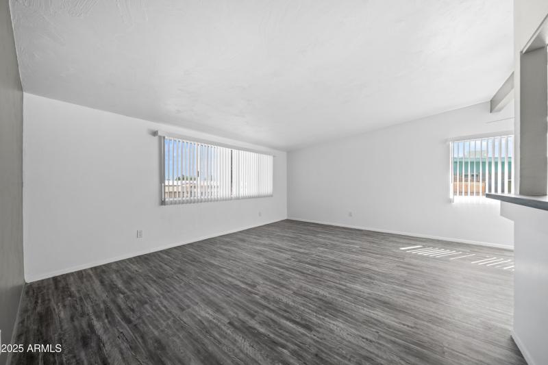 Interior - 1517 Cushman Dr-18