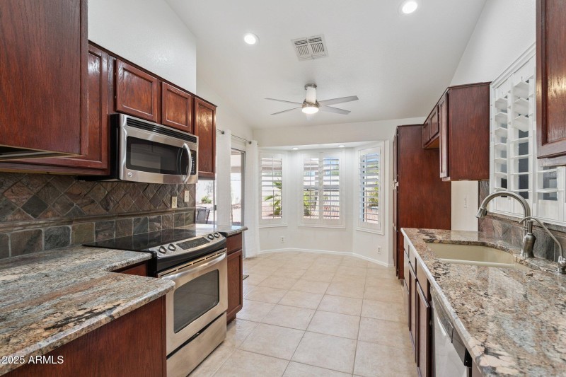 15-web-or-mls-8942-w-sequoia-dr