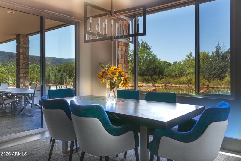 5 IN_OUT DINING POND VIEW