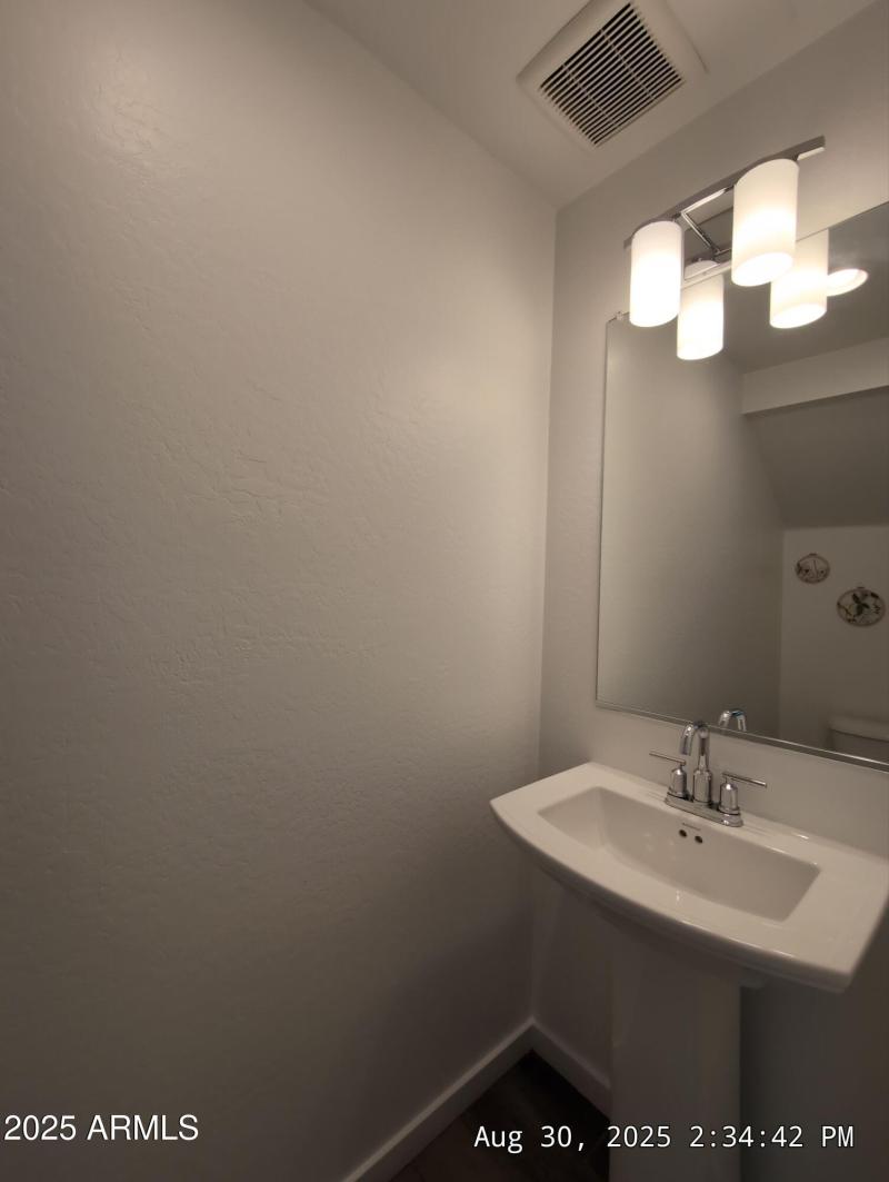 18-Aug 30 2025 04_34pm-A98R