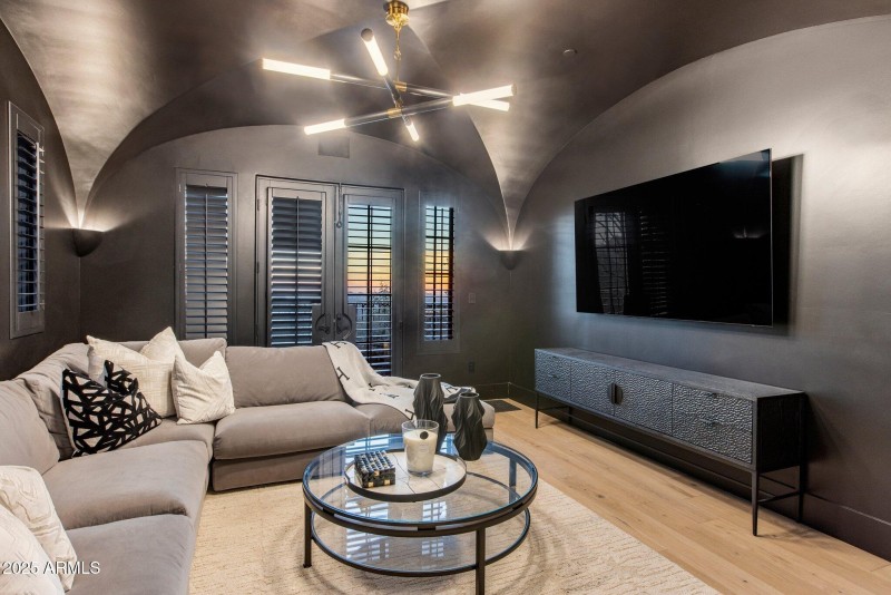 53-web-or-mls-D46A9432